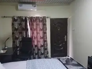 Bright Hotel & Suites