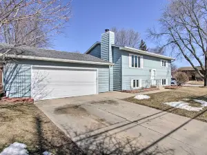 Charming Rochester Home, 4 Mi to Mayo Clinic!