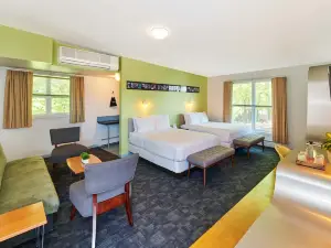 Greenporter Hotel