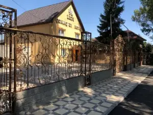 Hotel Lion Almaty