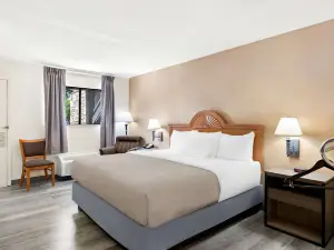 Quality Inn Cleveland Airport