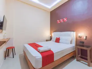 RedDoorz Near Kejaksan Station Cirebon 3