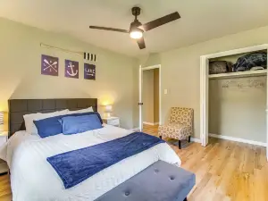 On-site Lake Access: Pet-friendly Vinita Home