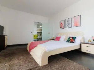 Plaza Apartment