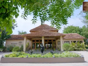Nammadus Waterfront Resort (90 Km Away from Indore)