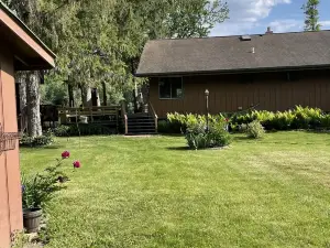 Getaway Cabin on the Rock River, enjoy kayaking, canoeing and fishing