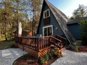 Fully Loaded Cabin, Coffee Bar, NEW Hot Tub, Epic Firepit, Close to the Dells