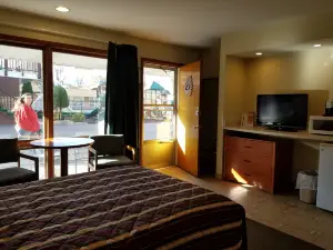 Black Hawk Motel & Suites