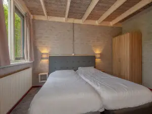 Restyled Bungalow with Dishwasher Near Nature Reserve