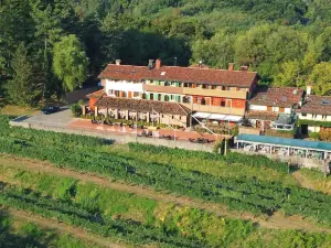 Elliot Osteria e Dormire in Collina