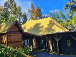 Andrea Lodges