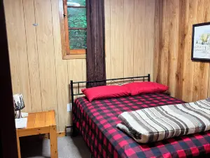 Lakefront Hideaway Resort