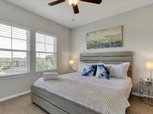 Cozy Kingdom Retreat