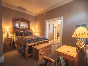 St. Elmo Hotel