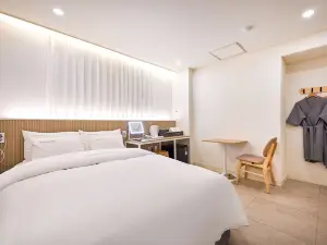 Urban Hotel