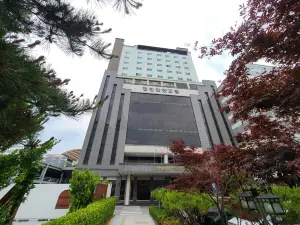 Hyunjin Tourist Hotel