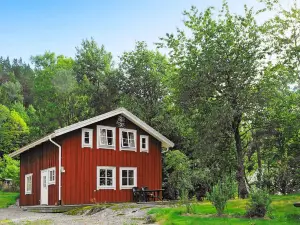 8 person holiday home in UDDEVALLA-By Traum