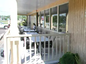 Wainfleet Motel & Restaurant