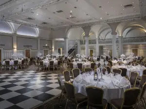The Queens Hotel