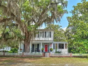 Open Gates Bed & Breakfast