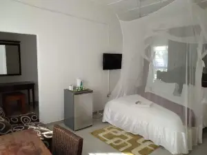 Kuku Royal Lodge