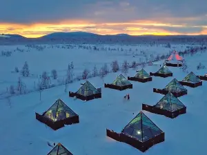 Aurora Pyramid Glass Igloos