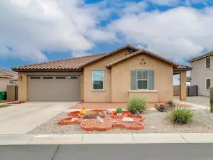 Maricopa Home w/ Heated Pool + Hot Tub!