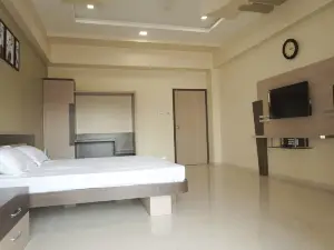 Hotel Pranav Lodging