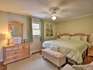 Lakefront Lavonia Cottage w/ 2-Story Dock!