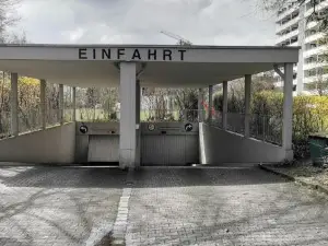 Apartment Mit Balkon Und Privatparkplatz