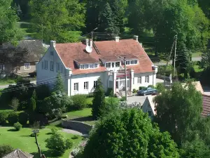 Ašmonienės svečių Namai "Senoji mokyklėlė"