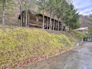Peaceful Cottage w/ Mtn View Near Atv Trails!