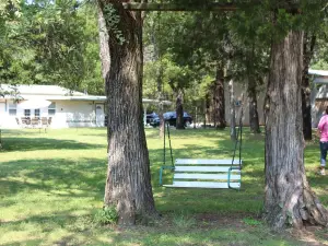 Sleeps 16 - Home & Bunkhouse - 21 acres - Texoma Vacation Home - Lake Texoma