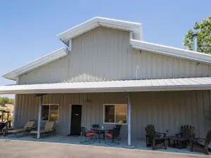 Majestic 3 Bed, 2 story loft/majestic farm in Paso Robles