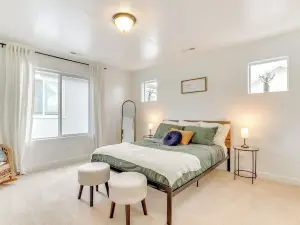 4 Mi to Zions Bank Stadium: Sleek Herriman Retreat