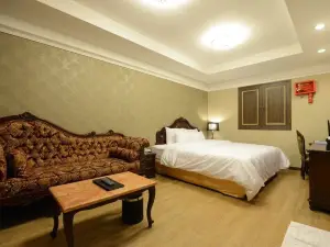 Central Tourist Hotel
