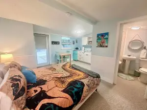 Neptune's Grotto Waterfront Retreat