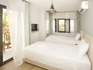 Pharos Boutique Hotel