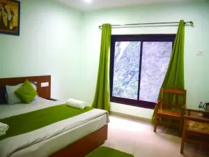 Hotel Himsarovar And Restaurant