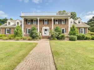 Spacious Cheriton Home 8 Mi to Cape Charles!