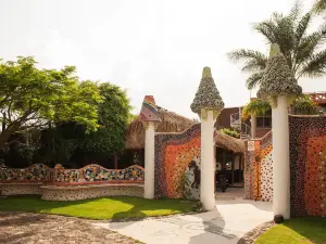 Paradise Hotel Boutique & Lounge