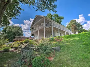 Charming Hanoverton Cottage on Guilford Lake!