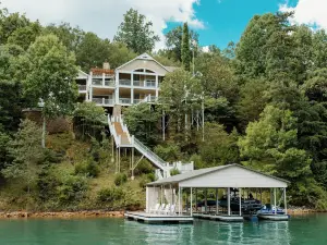 Waterfront Home on Norris Lake w/ Boat Slip!