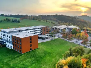 โรงแรมแซงต์รัวยาล แอนด์ เกอซุนด์ไฮต์สรีสอร์ท