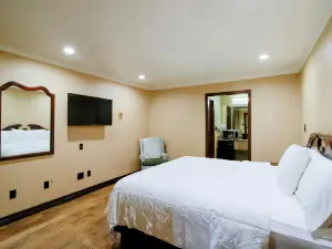 OYO Pinewood Inn & Suites Silsbee