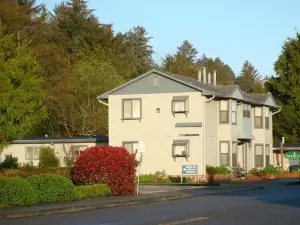 Redwood Suites