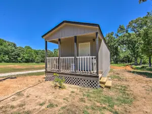 Modern Alba Tiny Home Near Lake Fork Boating!