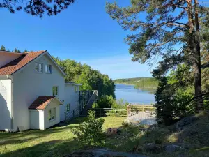 Bjurvik's Villa - Flat 2 - Business Customers Only
