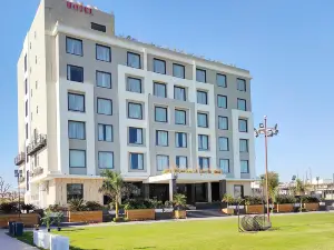 Love Kush Hotel