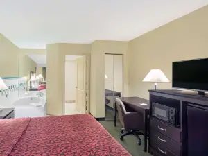 Days Inn & Suites by Wyndham Columbia Airport